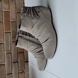 Womens Bare Trap booties